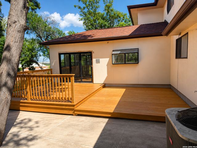 3919 MIDVALE DR, San Antonio, TX 78229