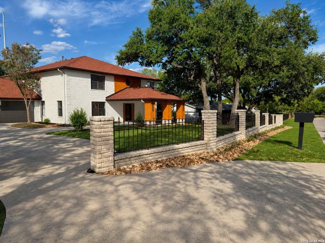 3919 MIDVALE DR, San Antonio, TX 78229