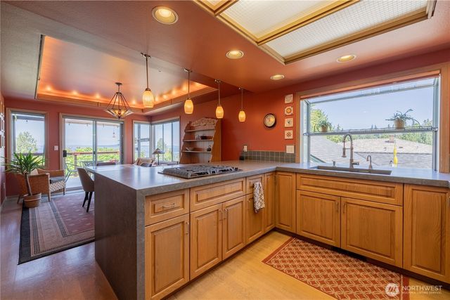 9297 44th Avenue SW, Seattle, WA 98136