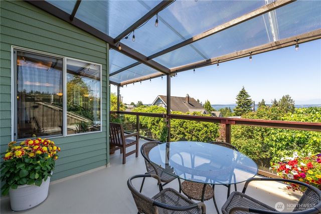 9297 44th Avenue SW, Seattle, WA 98136