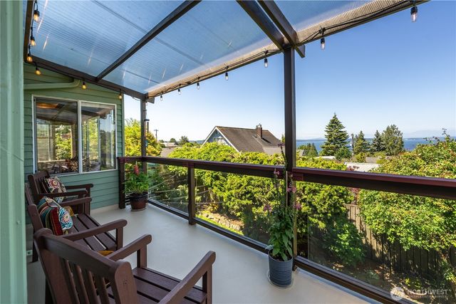 9297 44th Avenue SW, Seattle, WA 98136