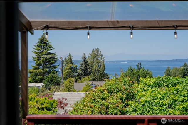 9297 44th Avenue SW, Seattle, WA 98136
