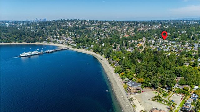 9297 44th Avenue SW, Seattle, WA 98136