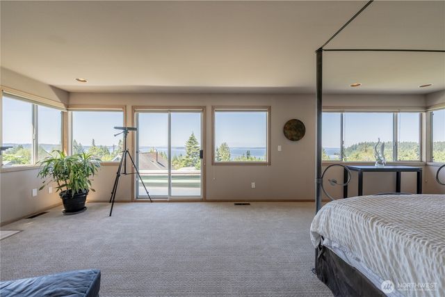 9297 44th Avenue SW, Seattle, WA 98136