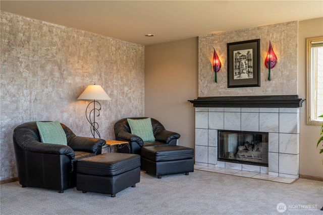 9297 44th Avenue SW, Seattle, WA 98136