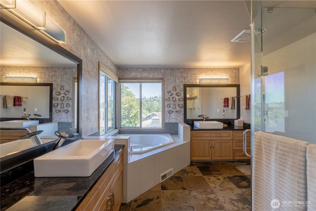 9297 44th Avenue SW, Seattle, WA 98136