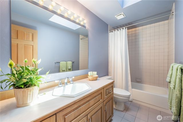 9297 44th Avenue SW, Seattle, WA 98136