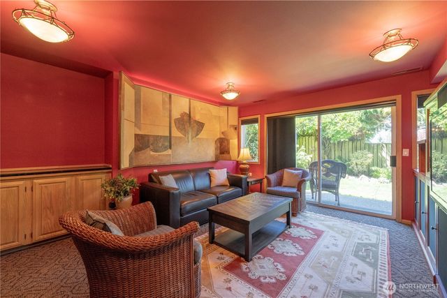 9297 44th Avenue SW, Seattle, WA 98136