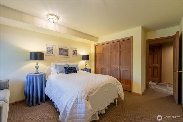 9297 44th Avenue SW, Seattle, WA 98136