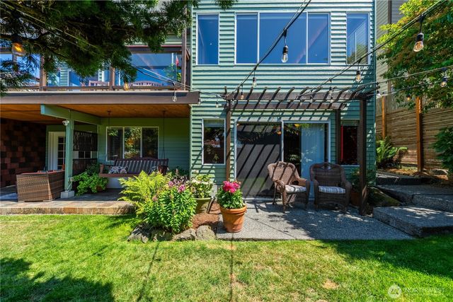 9297 44th Avenue SW, Seattle, WA 98136