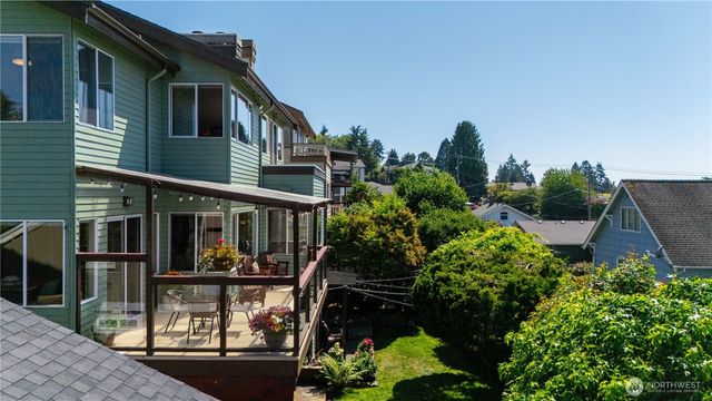9297 44th Avenue SW, Seattle, WA 98136