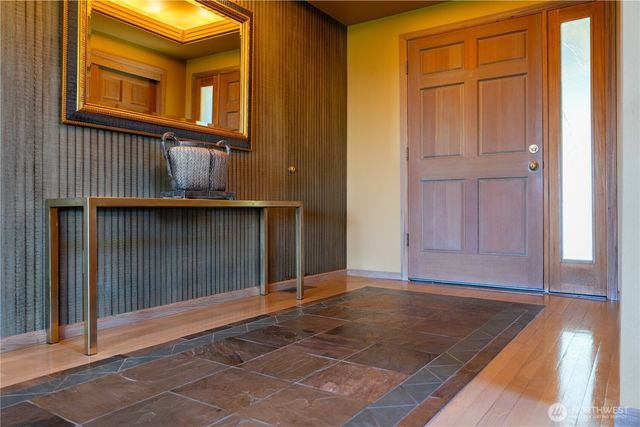 9297 44th Avenue SW, Seattle, WA 98136