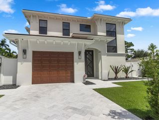 245 Alhambra Place, West Palm Beach, FL 33405