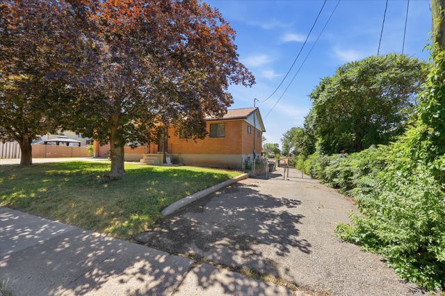 555 W 300 N, Clearfield, UT 84015