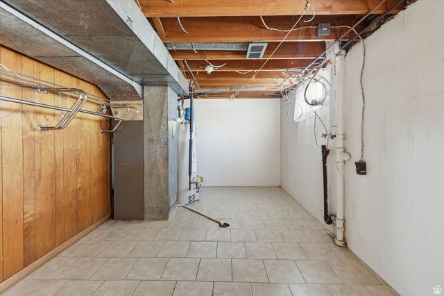 555 W 300 N, Clearfield, UT 84015
