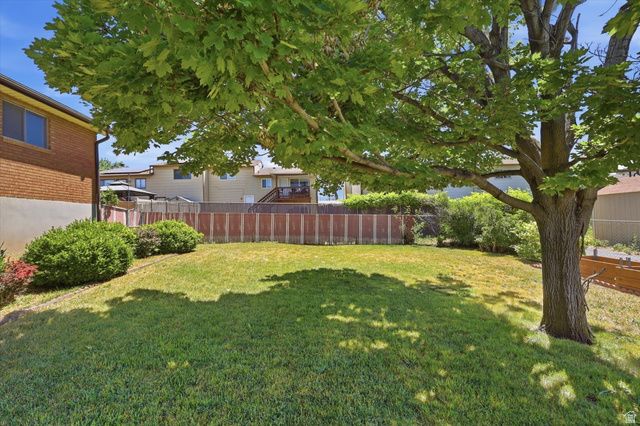 555 W 300 N, Clearfield, UT 84015