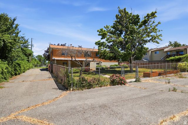 555 W 300 N, Clearfield, UT 84015
