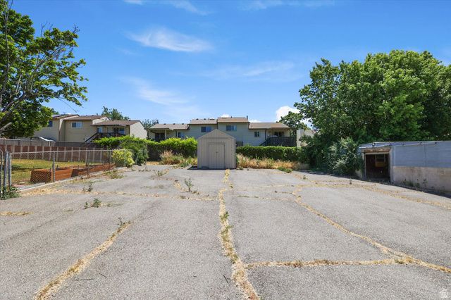 555 W 300 N, Clearfield, UT 84015