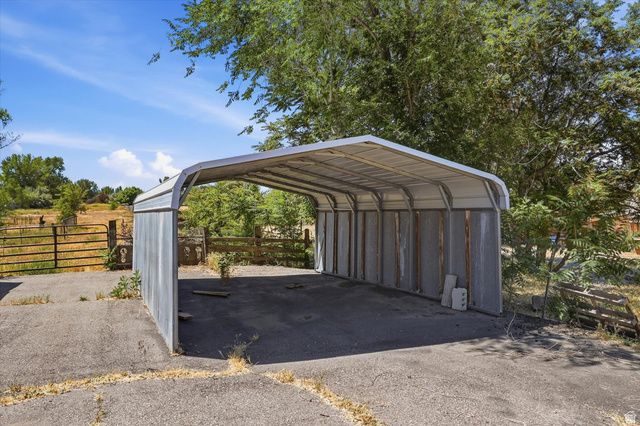 555 W 300 N, Clearfield, UT 84015