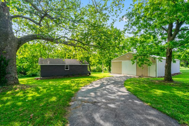 4159 N Farm Road 173, Springfield, MO 65803