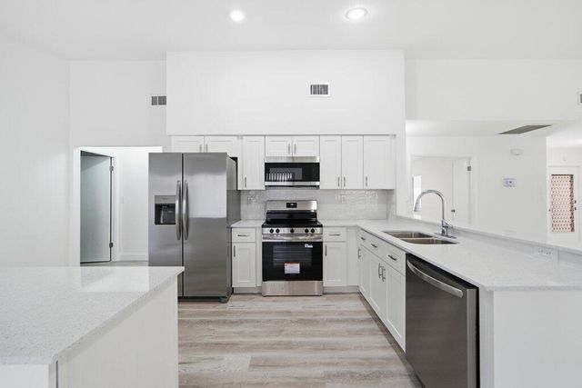 905 NW 22nd Avenue, Delray Beach, FL 33445