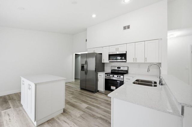 905 NW 22nd Avenue, Delray Beach, FL 33445