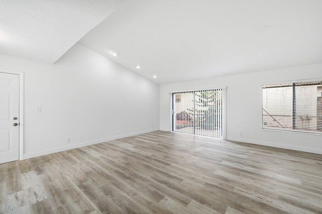 905 NW 22nd Avenue, Delray Beach, FL 33445