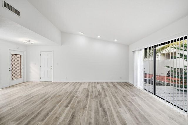 905 NW 22nd Avenue, Delray Beach, FL 33445