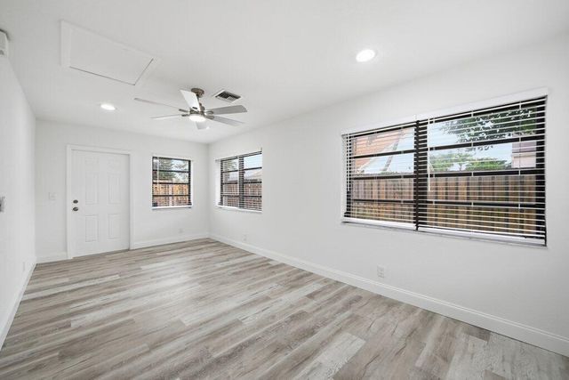 905 NW 22nd Avenue, Delray Beach, FL 33445