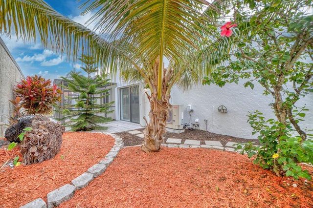 905 NW 22nd Avenue, Delray Beach, FL 33445