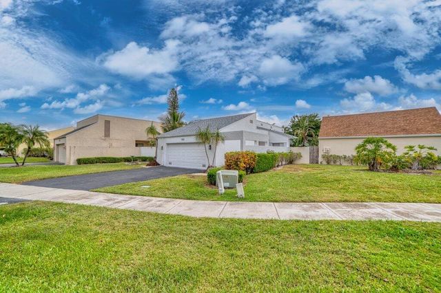 905 NW 22nd Avenue, Delray Beach, FL 33445