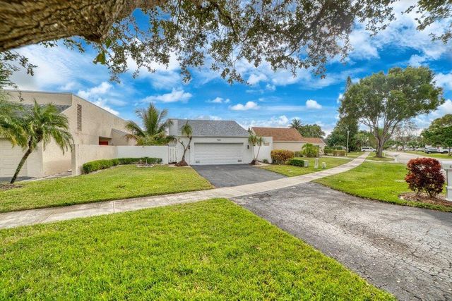 905 NW 22nd Avenue, Delray Beach, FL 33445