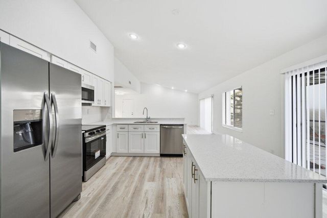 905 NW 22nd Avenue, Delray Beach, FL 33445