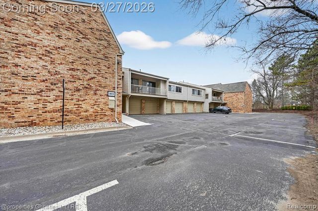 3815 Lone Pine Road, West Bloomfield, MI 48323