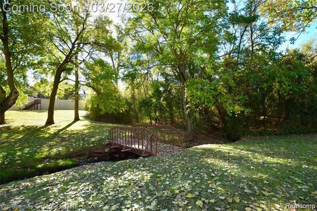 3815 Lone Pine Road, West Bloomfield, MI 48323