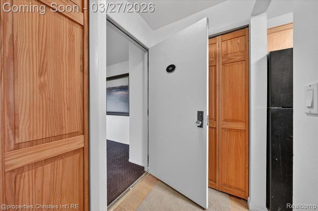 3815 Lone Pine Road, West Bloomfield, MI 48323