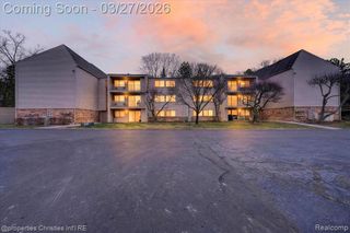 3815 Lone Pine Road, West Bloomfield, MI 48323