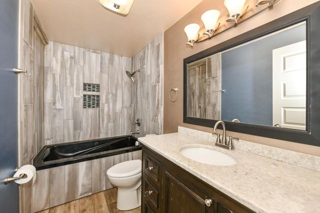 6508 N Tichigan ROAD, Waterford, WI 53185