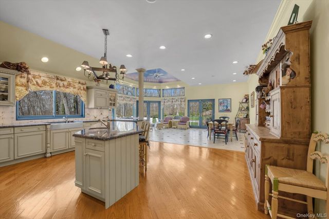 12 OVERLOOK Court, Lattingtown, NY 11560