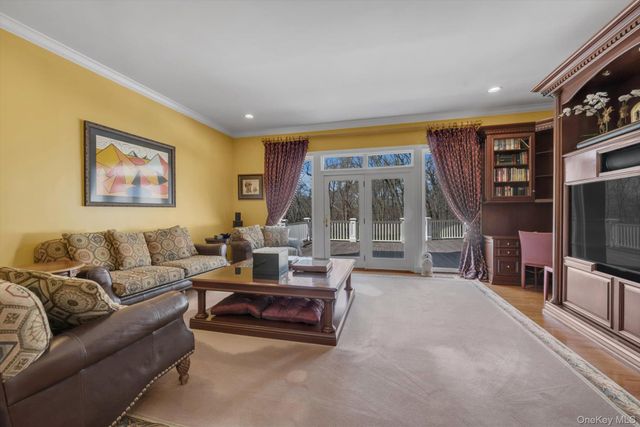 12 OVERLOOK Court, Lattingtown, NY 11560
