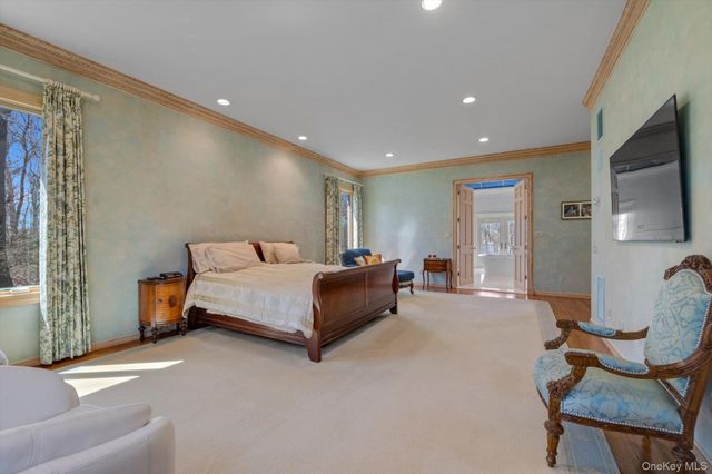 12 OVERLOOK Court, Lattingtown, NY 11560
