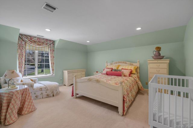 12 OVERLOOK Court, Lattingtown, NY 11560