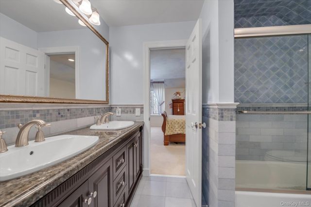 12 OVERLOOK Court, Lattingtown, NY 11560