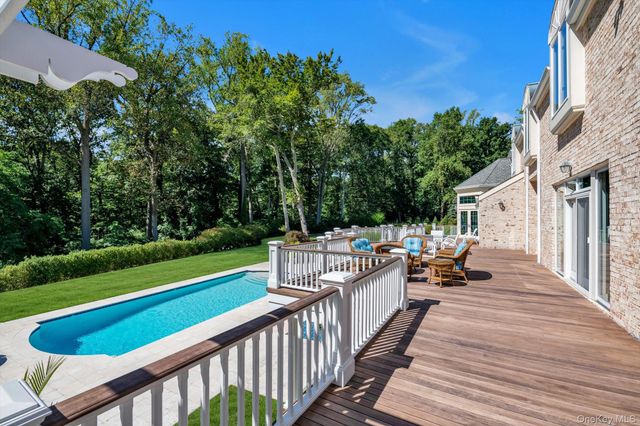 12 OVERLOOK Court, Lattingtown, NY 11560