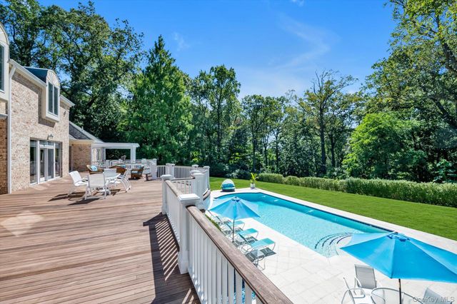 12 OVERLOOK Court, Lattingtown, NY 11560