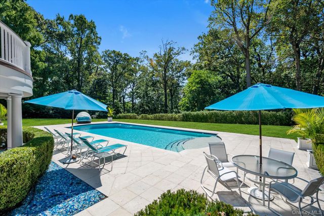 12 OVERLOOK Court, Lattingtown, NY 11560