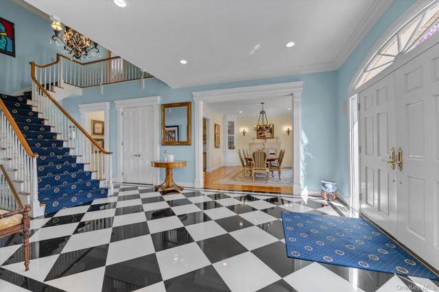 12 OVERLOOK Court, Lattingtown, NY 11560