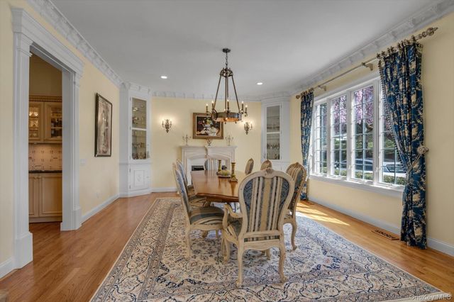 12 OVERLOOK Court, Lattingtown, NY 11560