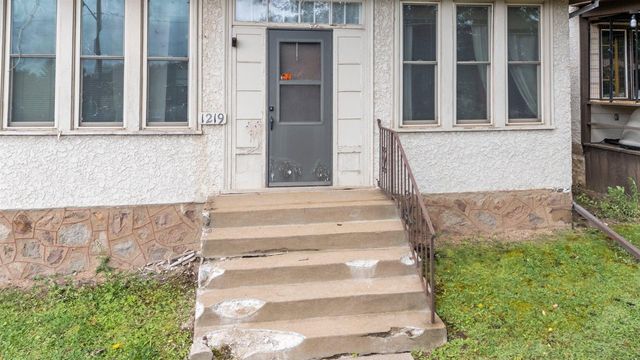 1219 E 13th Street, Hibbing, MN 55746