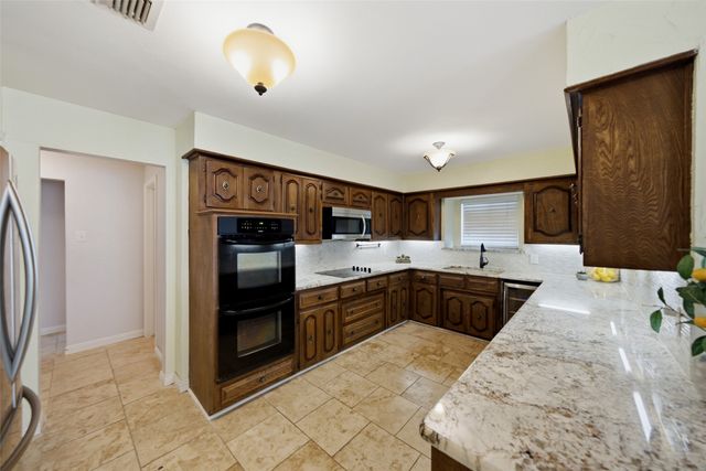 467 Harvest Glen Drive, Richardson, TX 75081